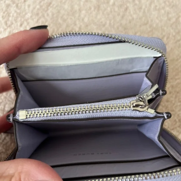 New Tory Burch Purple Kira Clover Wallet - Picture 3 of 4